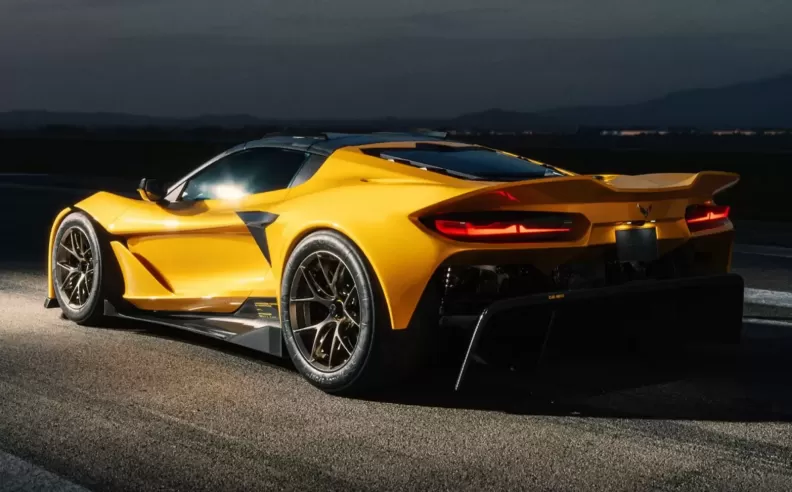 Wide Stance and Aero Attitude