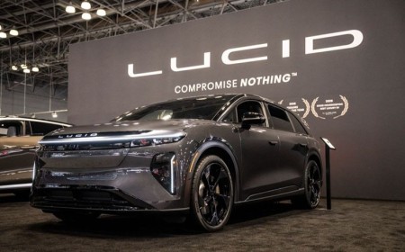 Lucid Gravity SUV Recognized as the 2026 World Luxury Car of the Year
