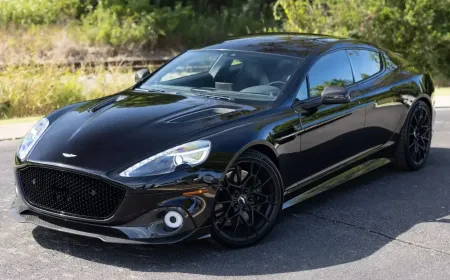 أستون مارتن Rapide AMR: آخر فرسان الـ V12 في عصر يهيمن عليه الاس يو في