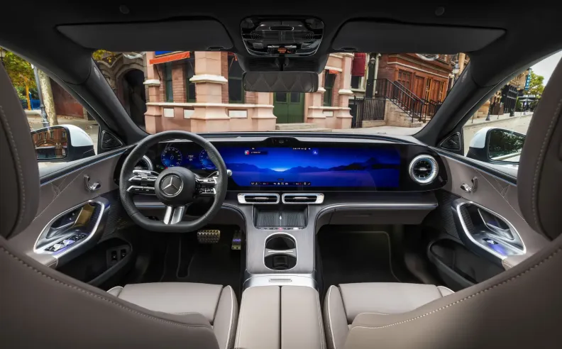 A hyperscreen cabin that feels like a class above