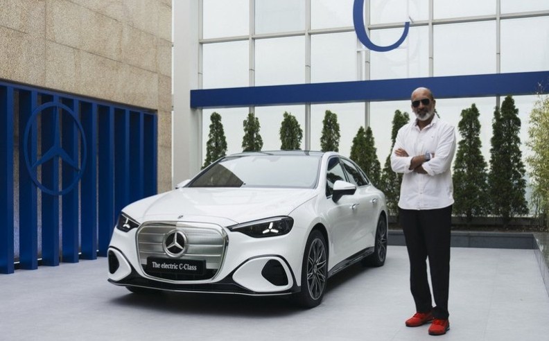 Electric Mobility and Customer Choice