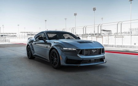 من حلبات السباق إلى الطرقات العامة كيف تصنع فورد محركات V8 لا تُقهر لسيارات موستانج