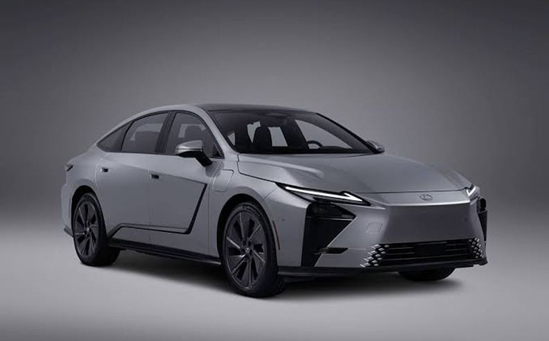 Lexus ES and Revamped Lexus Center Mark a New Dawn in Saudi Arabia