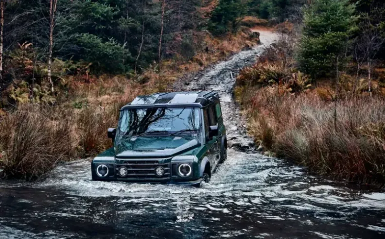 قيادة في الماء وحتى دون خرائط