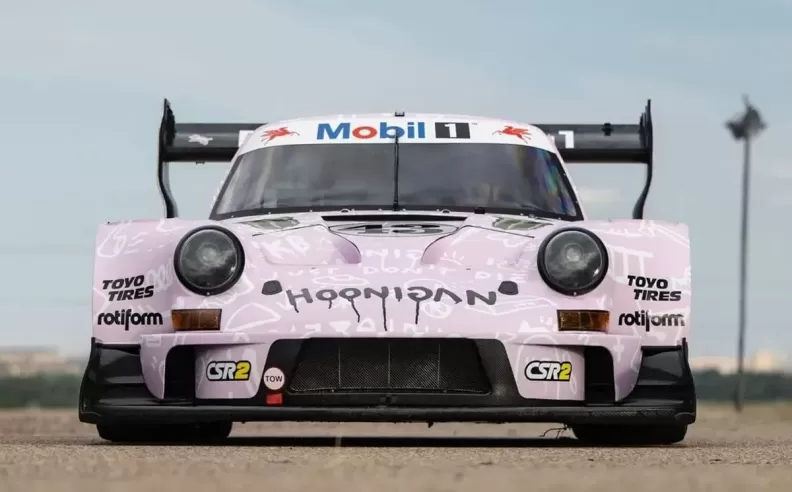 Lia Block: An Exhibition Run in the Mighty Hoonipigasus