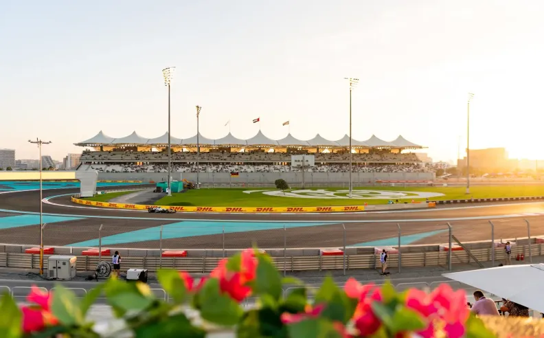 طعام الشهي مع اختبار أجواء السرعة الحماسية