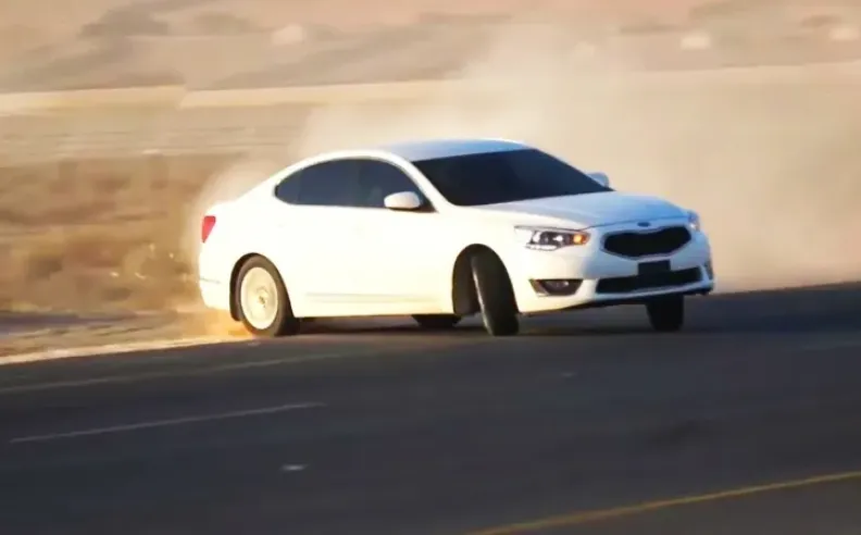 عقوبة تفحيط سيارات في السعودية 