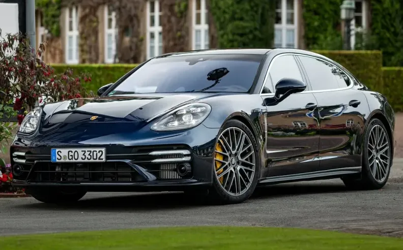 بورشه باناميرا