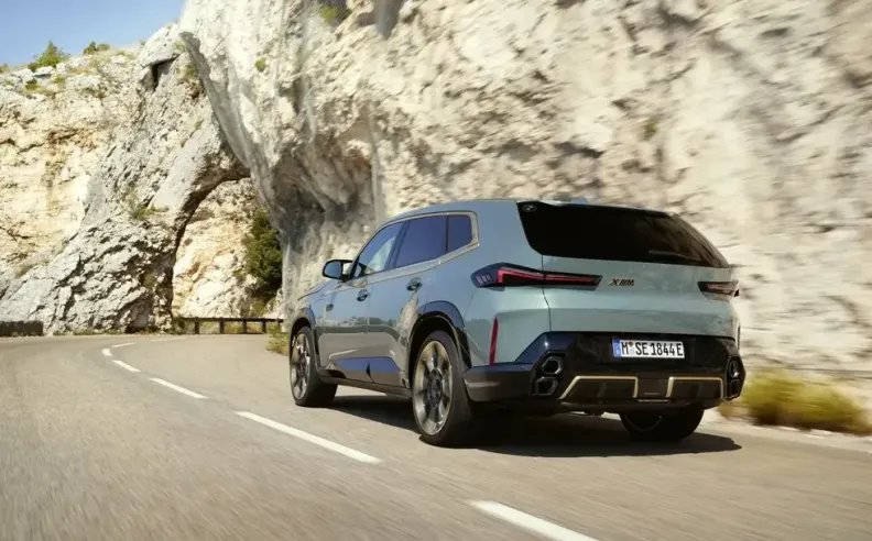 تألق بي ام دبليو XM في موسم سباقات 2024: الأمان والإثارة على حلبة دبي أوتودروم