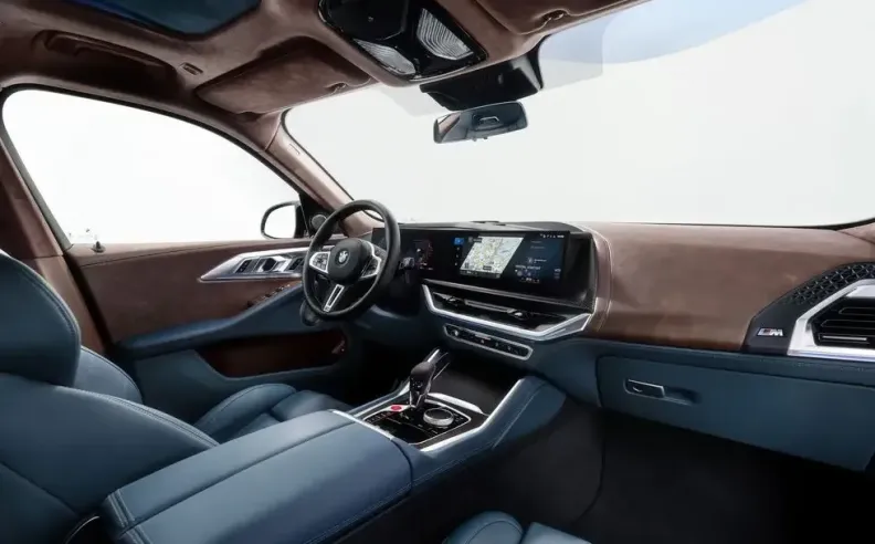 تأثير بي ام دبليو XM على مشهد سباقات السيارات في دبي لموسم 2024