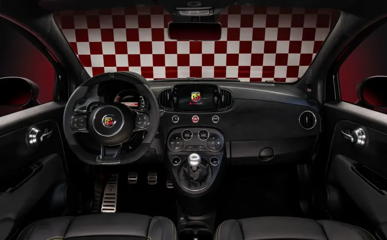 داخلية تجمع بين الفخامة والتقنية