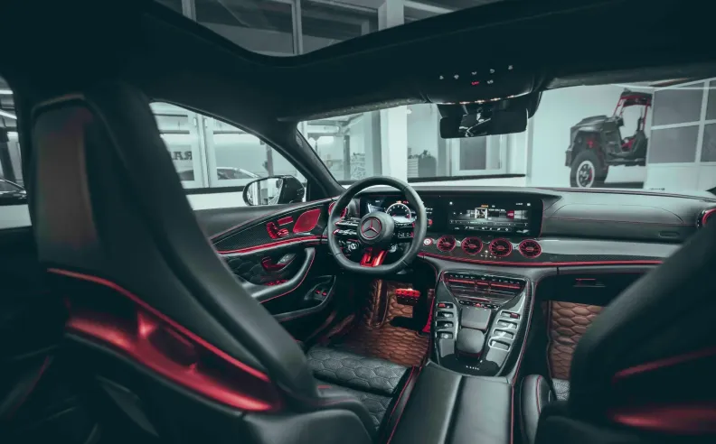 الفخامة الداخلية المتقنة: تصميم حصري يعكس روح الفن الراقي