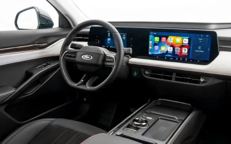 فورد توروس فئة ترند 