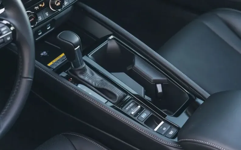 تجهيزات هوندا أكورد فئة 2.0T سبورت