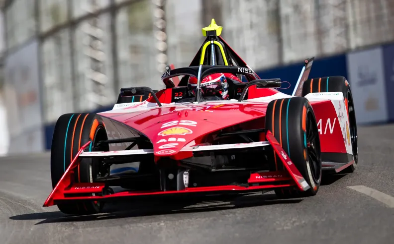 استراتيجية نيسان نحو الكهربائية: خطوات ثابتة نحو المستقبل