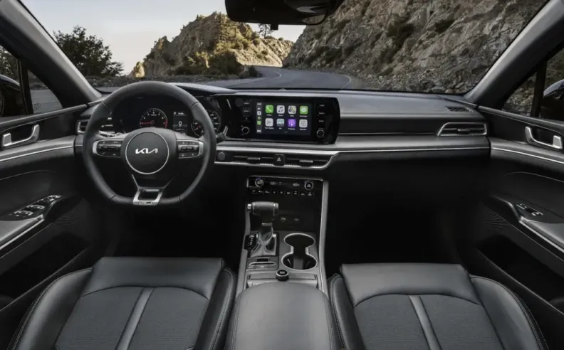 تكنولوجيا السلامة والأمان في كيا  K5 موديل 2023