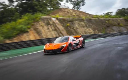 آر إم سوثبي تعرض مجموعة مميزة من السيارات الخارقة في مزادها المرتقب بدبي