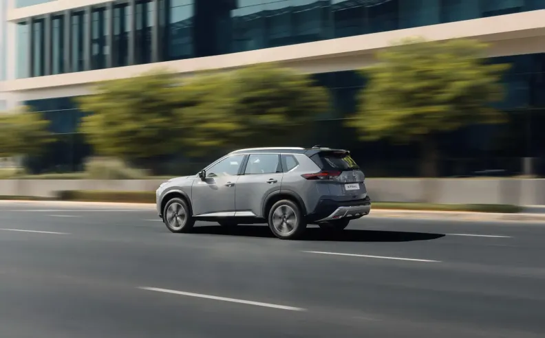 اتصال سلس وراحة قصوى وميزات السلامة المتطورة ونظام مساعدة السائق