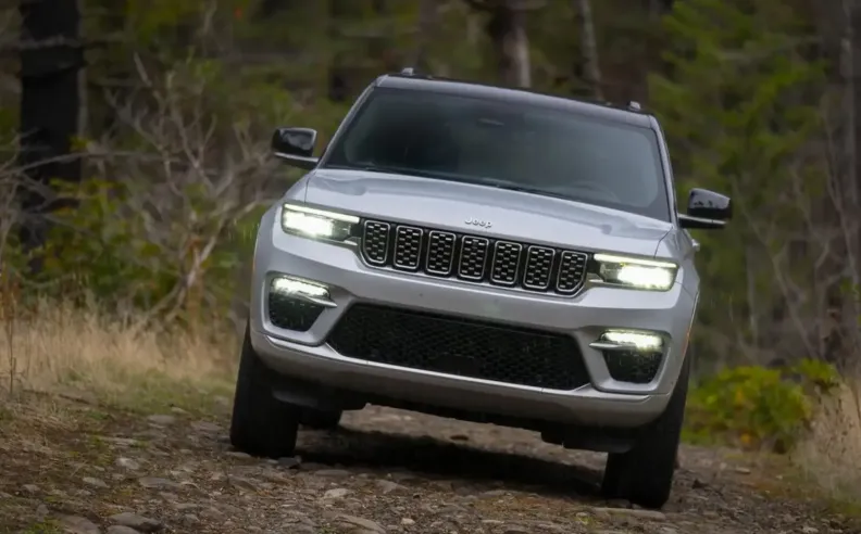 جيب جراند شيروكي 4xe تريل هوك 2025