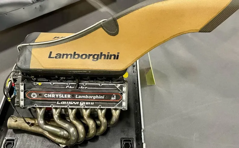 محركات أيقونية وتذكارات تاريخية