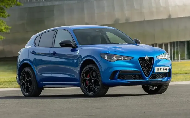 تردد ألفا روميو في التحول إلى الكهرباء بالكامل