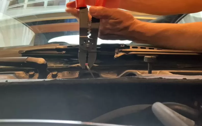 A Glass with a Signal