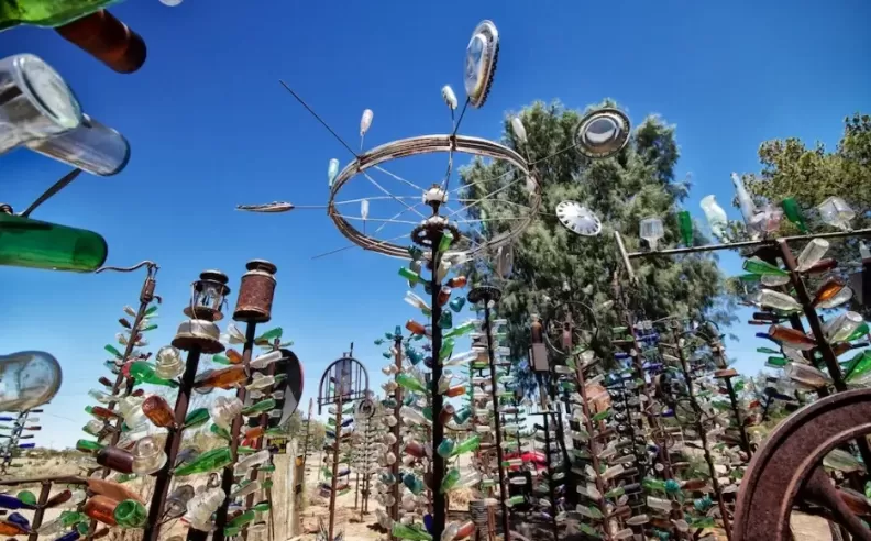 Road Trip from LA to Arizona passing by the Bottles Farm