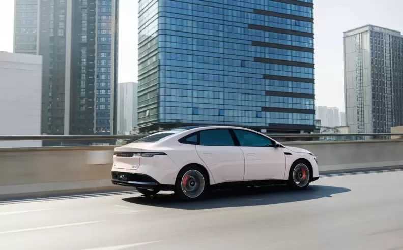 Advanced Comfort and Autopilot Tech Define the Nissan N7 Experience