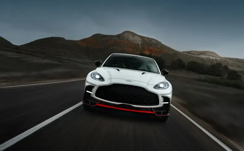 دي بي اكس اس: ارث الاداء بابعاد جديدة