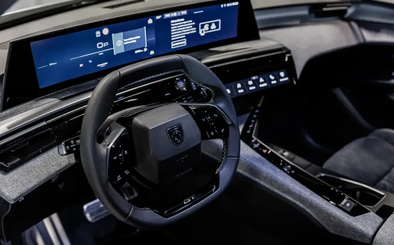 رفاهية داخلية وتجربة قيادة مريحة