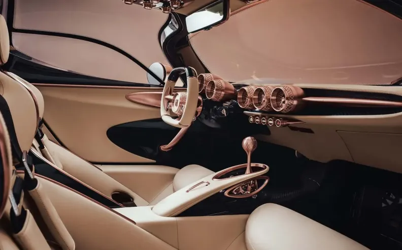 جمال داخلي بلا شاشات: فقط قيادة نقية