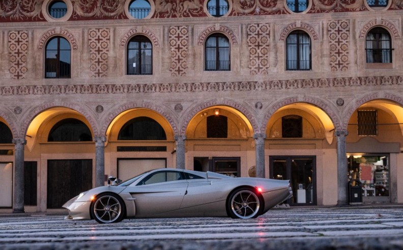 Huayra Codalunga