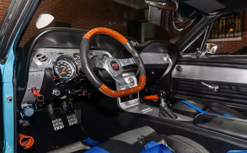 مقصورة معدّلة بذوق وأناقة