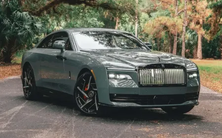 رولز رويس تنجح في التخلي عن V12 دون أن تخسر روحها مع سبكتر بلاك بيدج