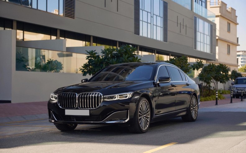 Why the VF 8 Is the Smart Mobility Choice for Modern Entrepreneurs