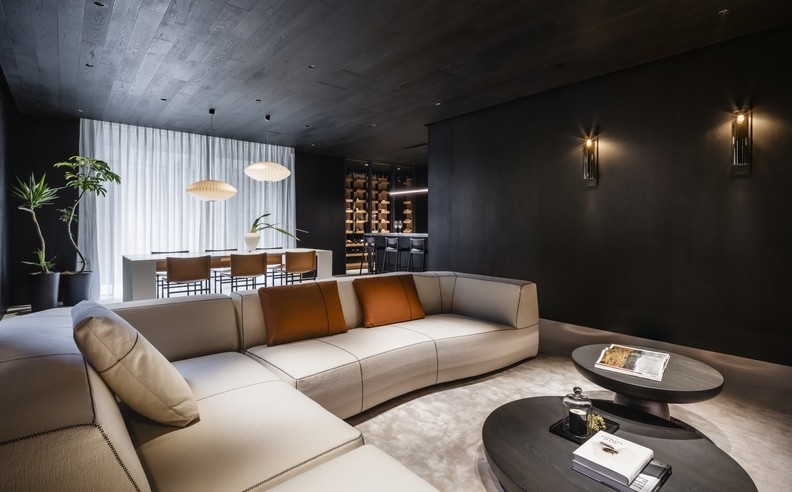 شراكة فيبروا مع أستون مارتن في قطاع العقارات الفاخرة