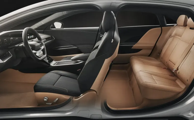 وكلاء مرسيدس ولوسيد إير في الإمارات