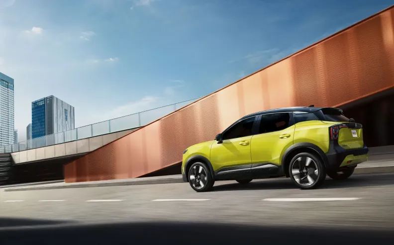 أسعار وفئات نيسان كيكس 2025 في الإمارات