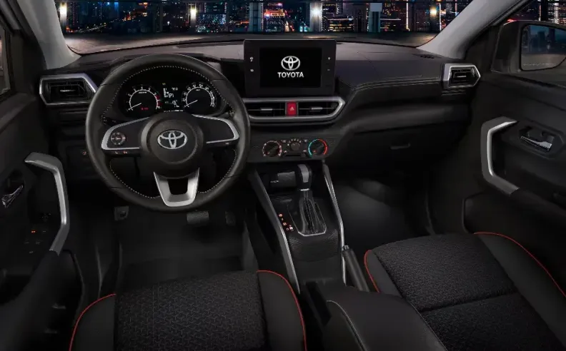 تويوتا رايز 2025: التصميم الخارجي والداخلي والتقنيات