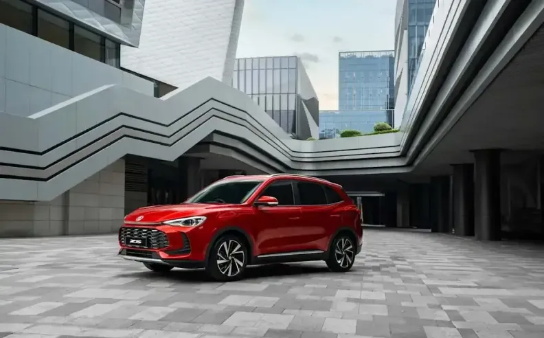 فئات وأسعار إم جي ZS 2025 في السعودية