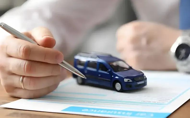 أفضل شركات التأمين على السيارات في الإمارات 2025