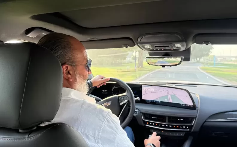 Interior & Tech: Luxury Meets Connectivity