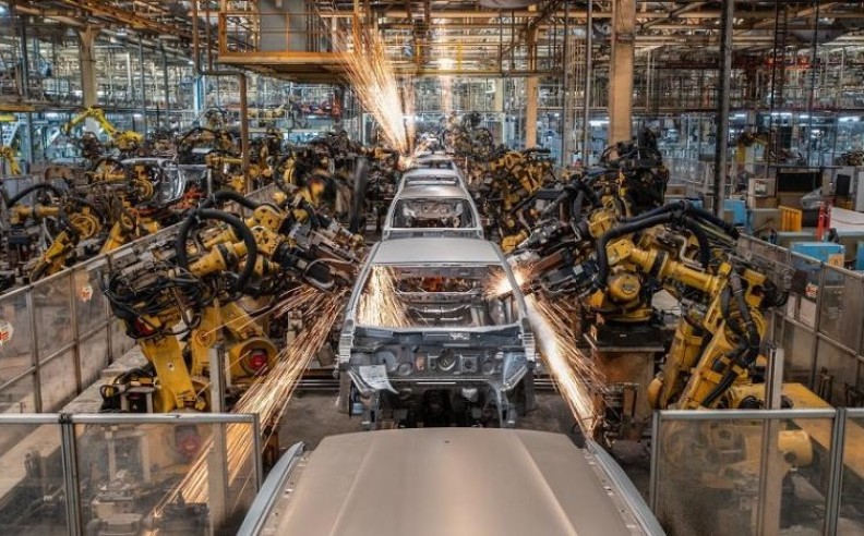 تكريم الكفاءات وتعزيز الابتكار في قطاع السيارات