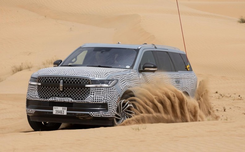 Lincoln Navigator: Mastering Middle East Hot Weather Challenges