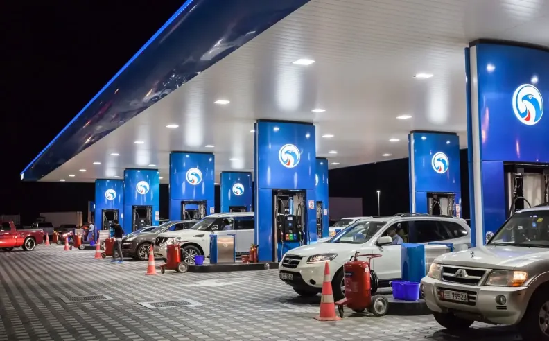 تحديد أسعار الوقود في الإمارات