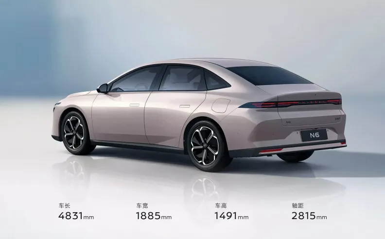 الحجم والمساحات: سيدان فاخرة بحضور قوي