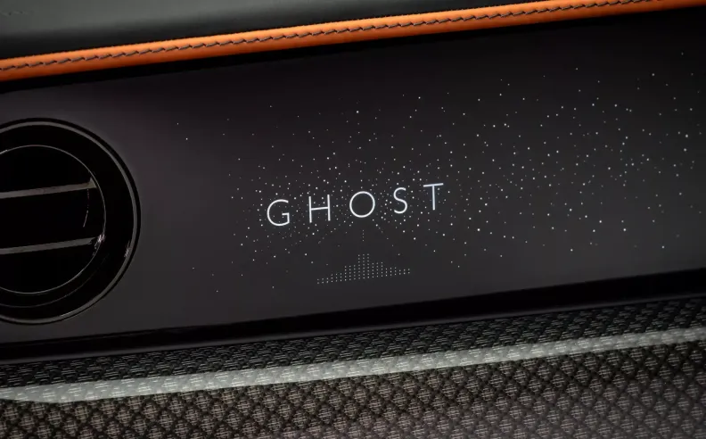 لمن هذه السيارة المخصصة من رولز رويس