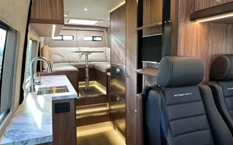 صناعة ضخمة للمعدات والأدوات