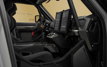 ديفندر D7X-R تنطلق بتصميمها التنافسي الجديد قبل مشاركتها الأولى في رالي داكار 2026