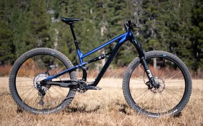 دراجات جبلية للمحترفين: Polygon Siskiu T8